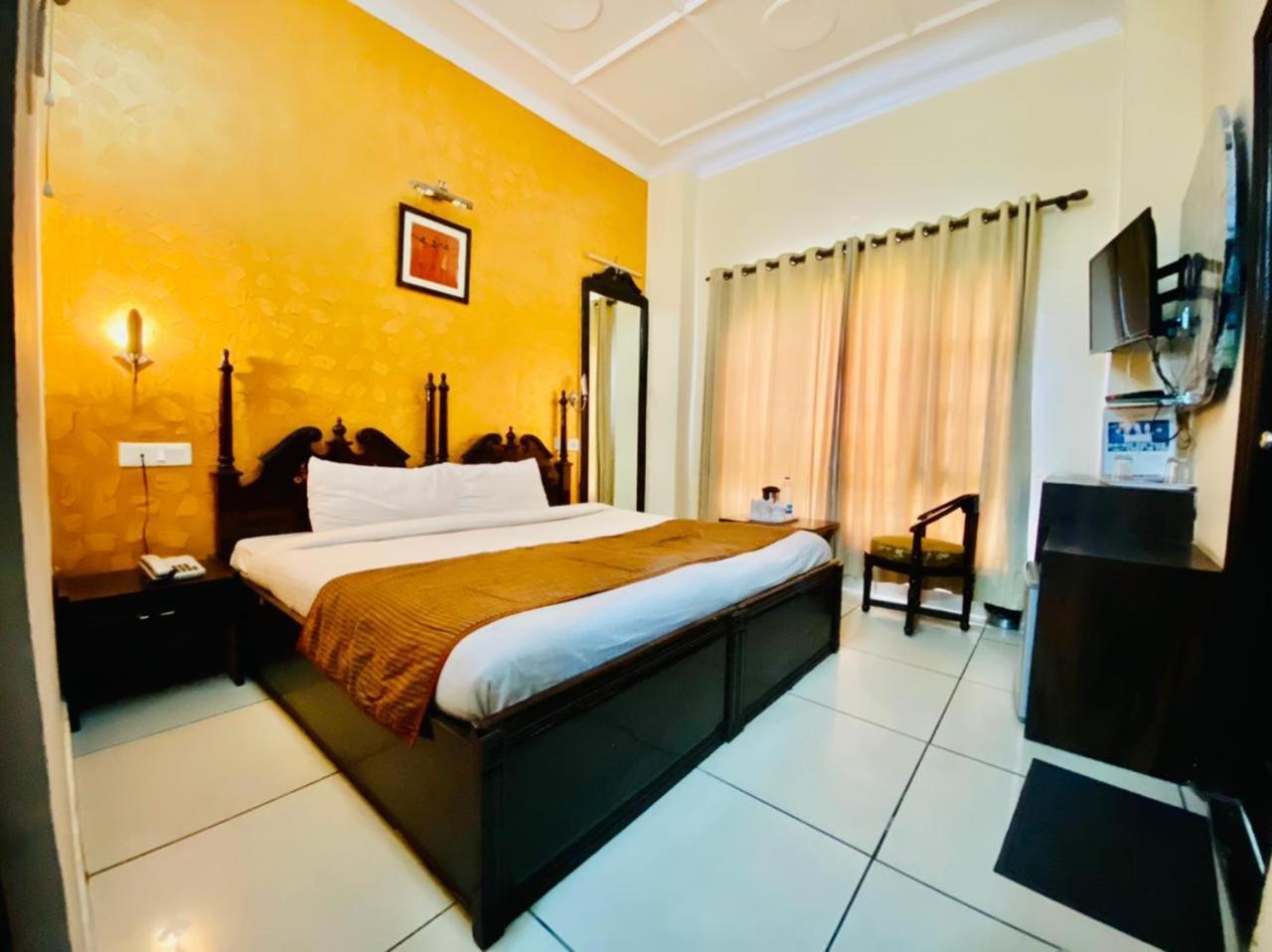 Hotel Aachman Regency With Rooftop Terrace شيملا المظهر الخارجي الصورة